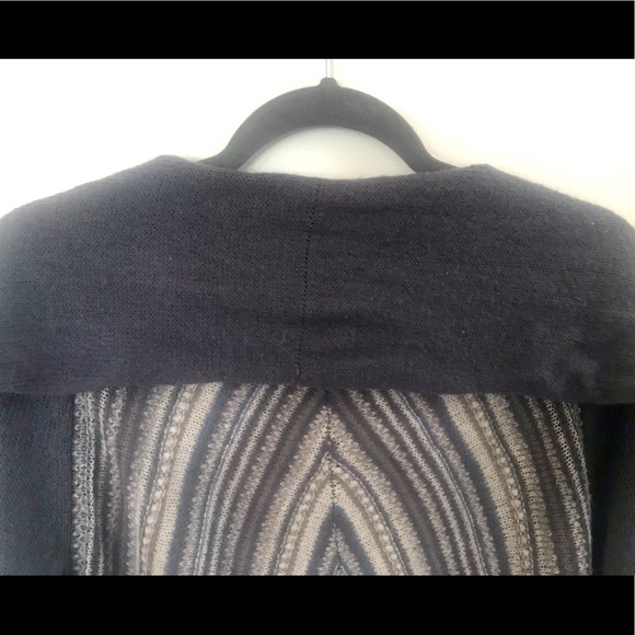 Women’s Adventura Open Cardigan Sweater in Size Medium - Picture 3 of 9